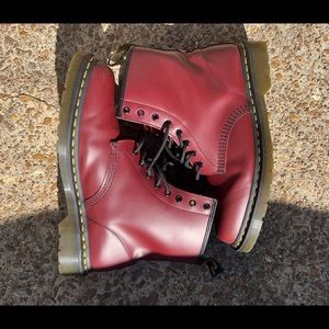 1460 doc martens in cherry red